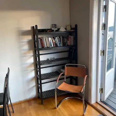 Romslig I Sandviken Apartment *
