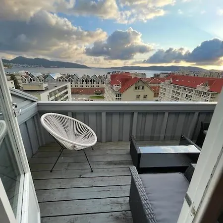 Apartment Romslig I Sandviken