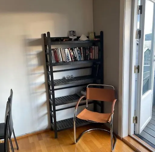 Romslig I Sandviken Apartment *